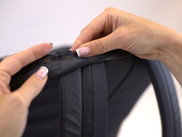 How to fix a Detached Backpack Strap, Reinforce the stitch: crwdns2935265:06crwdnd2935265:01crwdnd2935265:03crwdne2935265:0