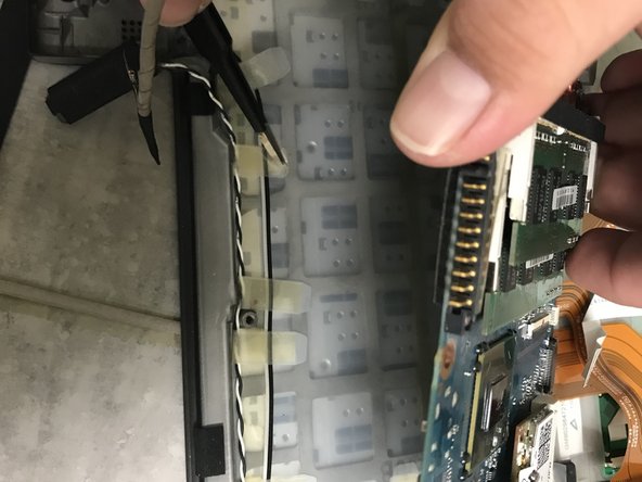 Toshiba Portege R835-P56X Speaker Replacement: crwdns2935265:08crwdnd2935265:02crwdnd2935265:02crwdne2935265:0