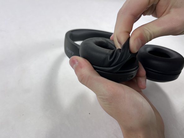 Sony WH-CH520 Battery Replacement, Battery: crwdns2935265:01crwdnd2935265:02crwdnd2935265:03crwdne2935265:0