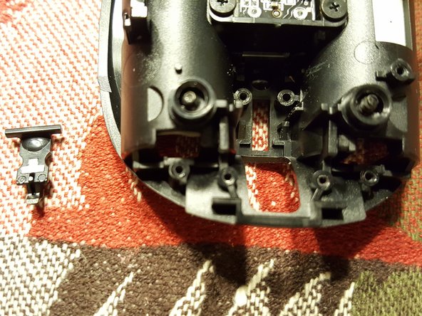 Logitech Anywhere Mouse MX Full Disassembly, Power switch board: 手順 12、 3の画像 3