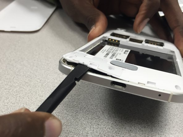 Blu L120 Motherboard Replacement, Rear Panel  removal: crwdns2935265:03crwdnd2935265:02crwdnd2935265:03crwdne2935265:0