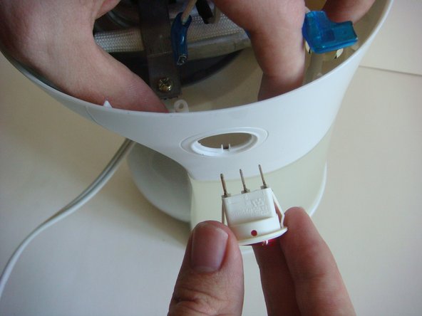 XQ-673H Power Switch Replacement: crwdns2935265:04crwdnd2935265:03crwdnd2935265:03crwdne2935265:0