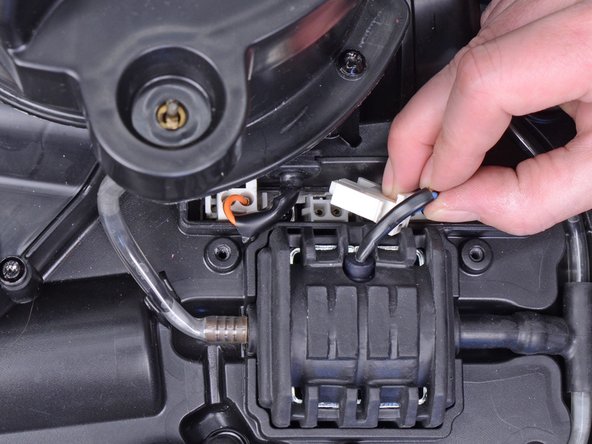 Karcher Rotary Floor Cleaner 17833080 2017 Pump Replacement, Disconnect the pump: crwdns2935265:05crwdnd2935265:02crwdnd2935265:02crwdne2935265:0