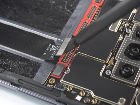 OnePlus 7T Screen Replacement, Disconnect the screen: crwdns2935265:018crwdnd2935265:02crwdnd2935265:02crwdne2935265:0