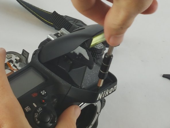 Nikon D610 Flash Capacitor Replacement: crwdns2935265:07crwdnd2935265:02crwdnd2935265:02crwdne2935265:0