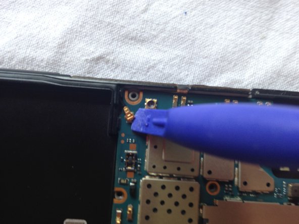 Xiaomi Mi 3 Touchscreen Replacement, Unclipping all lower 3 ribbons from motherboard: crwdns2935265:05crwdnd2935265:03crwdnd2935265:03crwdne2935265:0
