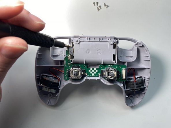 8BitDo SN30 Pro+ Controller Analog Sticks Replacement, Remove Screws: étape 8, image 3 de 3