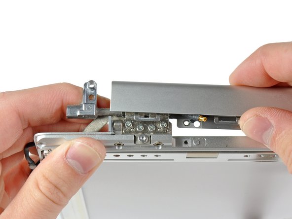 PowerBook G4 Aluminum 15" 1.67 GHz Display Data Cable Replacement: crwdns2935265:030crwdnd2935265:02crwdnd2935265:02crwdne2935265:0