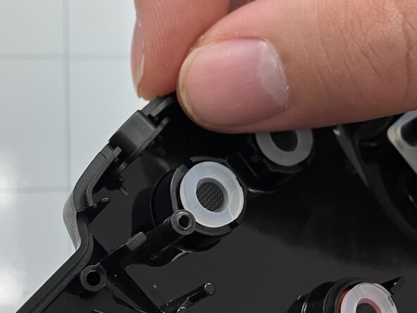 SAFFUN Wireless N64 Controller Button Replacement: 步骤 12 中的图像 1，2