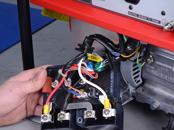 Honda 3000 Watt Generator EB3000CK2A Cyclo Converter Replacement, Disconnect the cyclo converter: crwdns2935265:04crwdnd2935265:03crwdnd2935265:03crwdne2935265:0