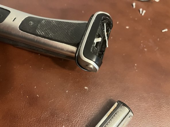 Teardown Philips BG7025: Schritt 4, Bild 1 von 2