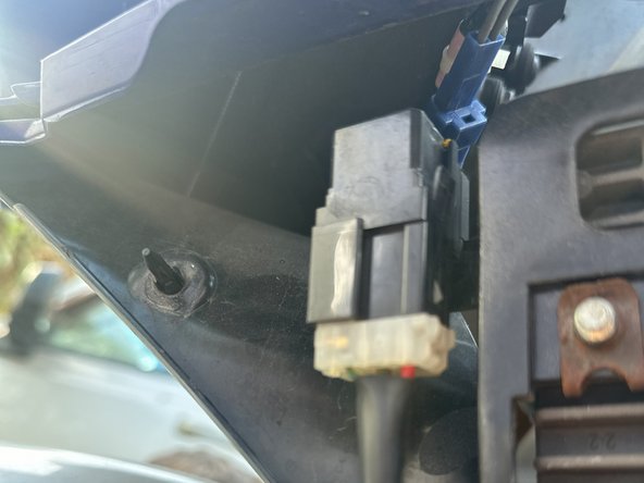 Yamaha YZF-R6 Fan Relay Replacement: crwdns2935265:06crwdnd2935265:03crwdnd2935265:03crwdne2935265:0