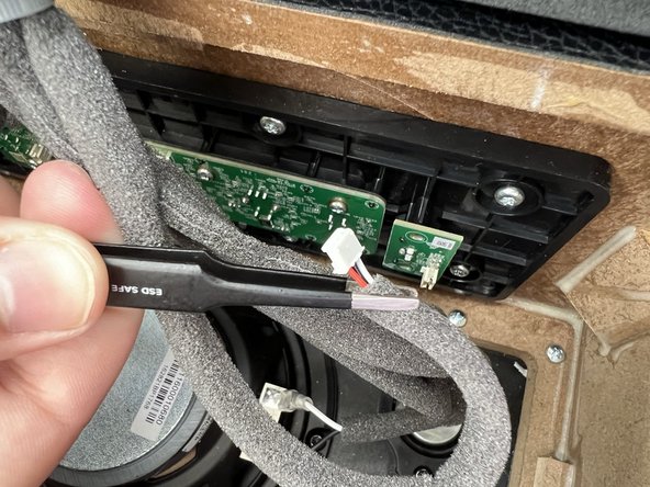 Marshall Stanmore II AUX Board Replacement: crwdns2935265:06crwdnd2935265:03crwdnd2935265:03crwdne2935265:0