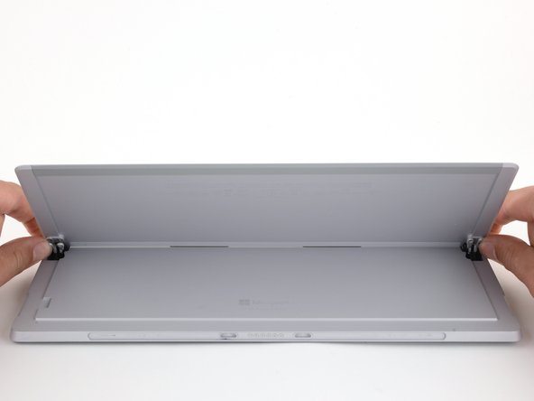 Microsoft Surface Pro 4 Kickstand Replacement, Close the kickstand: crwdns2935265:03crwdnd2935265:02crwdnd2935265:03crwdne2935265:0