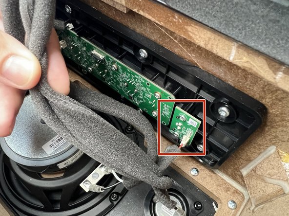 Marshall Stanmore II AUX Board Replacement, AUX Board: crwdns2935265:04crwdnd2935265:02crwdnd2935265:02crwdne2935265:0