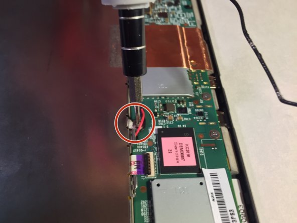 Kindle Fire HD Battery Replacement, Remove Screws: crwdns2935265:04crwdnd2935265:03crwdnd2935265:03crwdne2935265:0