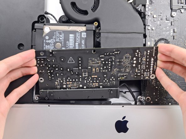 iMac Intel 21.5" EMC 2544 Logic Board Replacement: crwdns2935265:039crwdnd2935265:03crwdnd2935265:03crwdne2935265:0