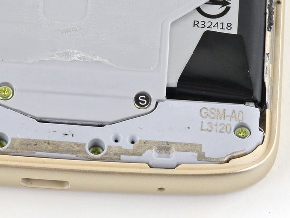 Motorola Moto E5 Battery Replacement: stap 0, afbeelding 2 van 2