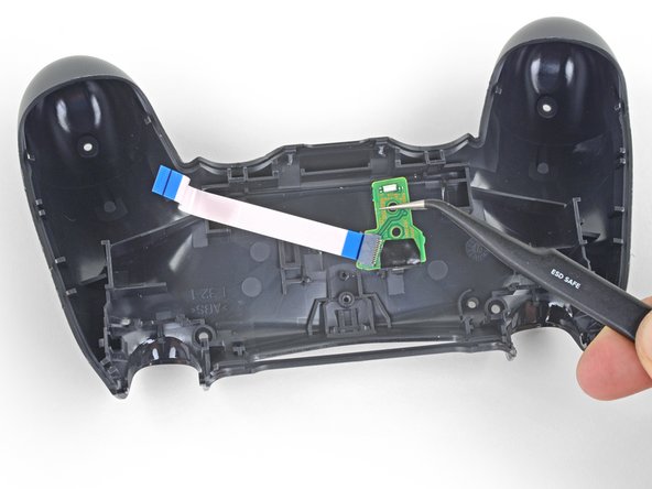 DualShock 4 CUH-ZCT2 Charging Assembly Replacement: crwdns2935265:012crwdnd2935265:02crwdnd2935265:02crwdne2935265:0