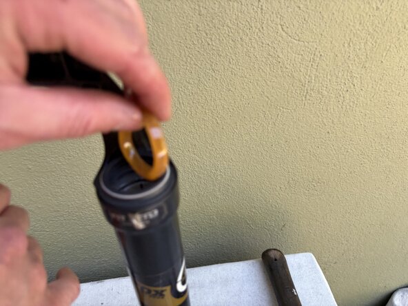 Fox32 Mountain Bike Front Air Suspension Fork Seal and Oil Replacement: étape 36, image 2 de 3