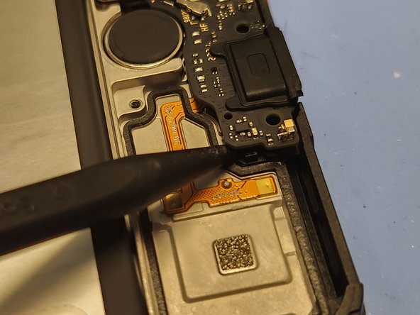 Revvl 6 Pro 5G Screen Replacement, Remove the Daughterboard: crwdns2935265:025crwdnd2935265:02crwdnd2935265:03crwdne2935265:0