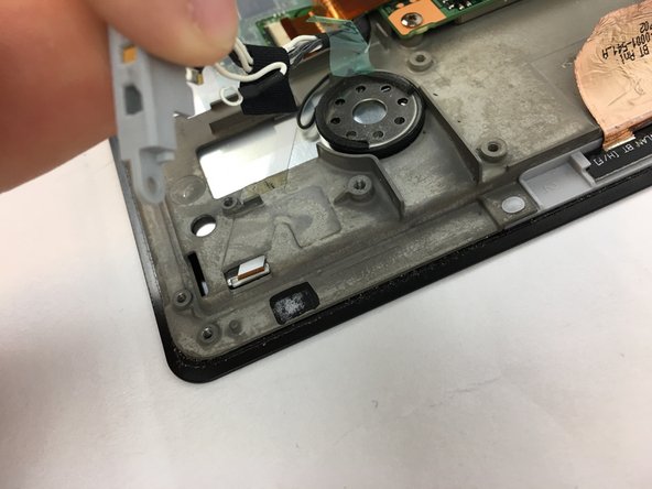 Sony Tablet S Charging Connector Replacement: adım 14, 2 resimden 2.