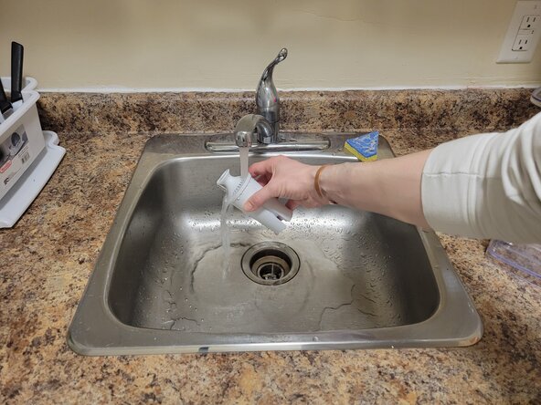 Brita Ultramax Water Filtration Dispenser Filter Replacement: step 4, image 3 of 3