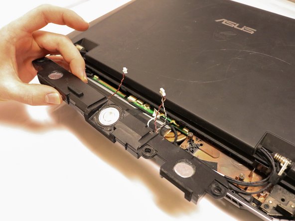 Asus ROG G55VW-DH71 Sound Bar  Replacement: crwdns2935265:05crwdnd2935265:02crwdnd2935265:02crwdne2935265:0