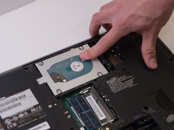 Toshiba Satellite C855-S5115 Cooling Fan Replacement: crwdns2935265:07crwdnd2935265:03crwdnd2935265:03crwdne2935265:0