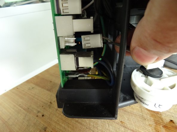 Saeco Minuto Pumpe tauschen, Pumpe: crwdns2935265:018crwdnd2935265:03crwdnd2935265:03crwdne2935265:0