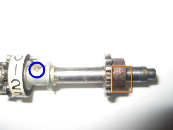 Disassembling a Monroe LA-160 calculator, Removing the Lower Dials parts: crwdns2935265:021crwdnd2935265:02crwdnd2935265:02crwdne2935265:0