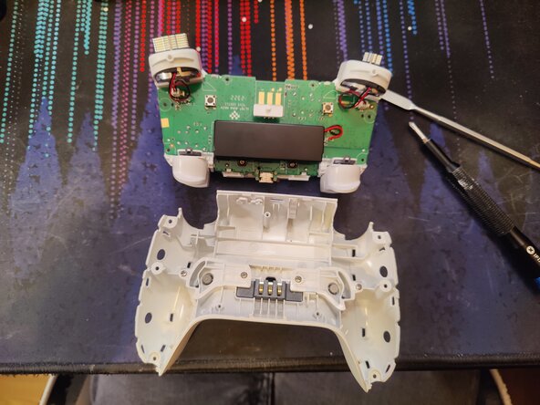Disassembling 8BitDo Ultimate Bluetooth Controller, Access all internal components: crwdns2935265:06crwdnd2935265:03crwdnd2935265:03crwdne2935265:0