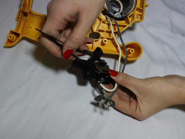 DeWalt DW936 Trigger Replacement: crwdns2935265:09crwdnd2935265:02crwdnd2935265:02crwdne2935265:0