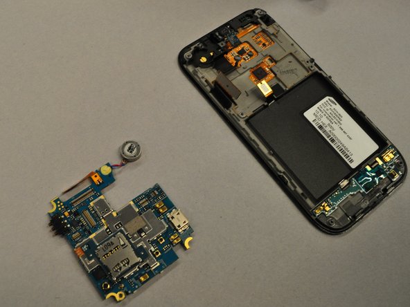 Samsung Fascinate Motherboard Replacement: 12 단계, 이미지 3개 중 3개