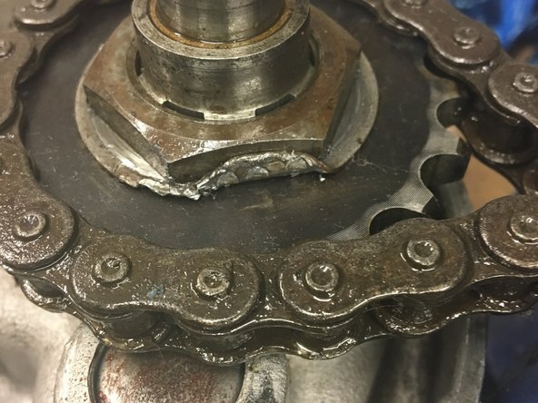 AJS/Matchless Lightweight Gearbox Overhaul, Refit the output sprocket: crwdns2935265:029crwdnd2935265:02crwdnd2935265:03crwdne2935265:0