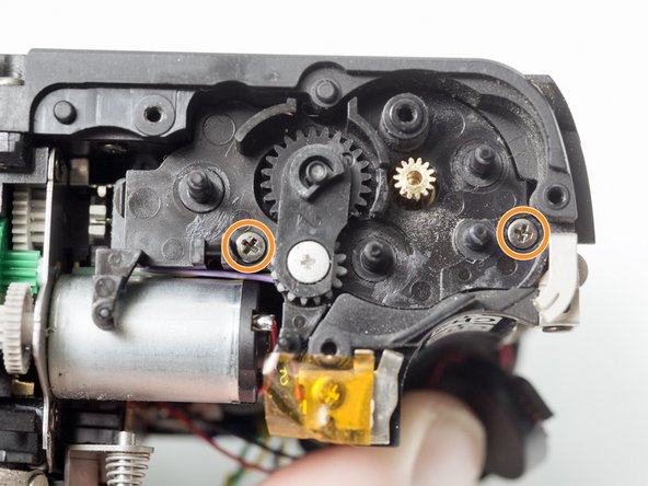 Pentax ZX-5n Sprocket Counter PCB Replacement, Remove transport gear carrier: crwdns2935265:09crwdnd2935265:02crwdnd2935265:03crwdne2935265:0