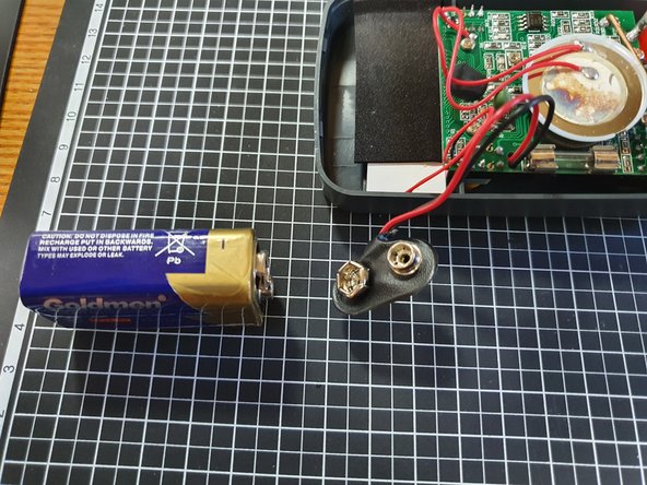 UK-830LN Disassembly, 배터리 분리: crwdns2935265:05crwdnd2935265:02crwdnd2935265:02crwdne2935265:0