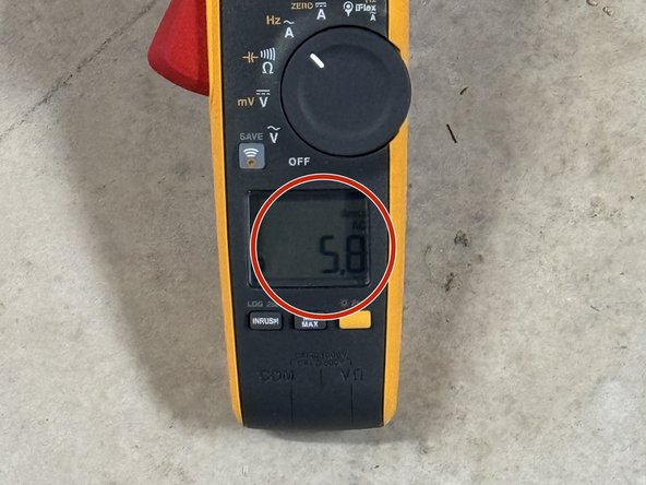 Measuring Current with Clamp Meter and AC Line Splitter: crwdns2935265:02crwdnd2935265:02crwdnd2935265:02crwdne2935265:0