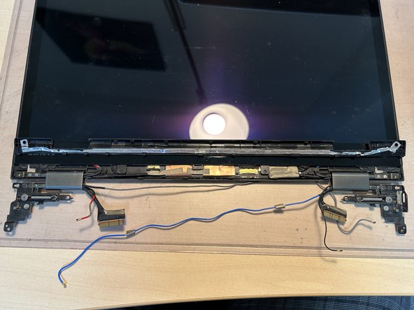 Lenovo ThinkPad X1 Yoga Display Assembly Teardown, Screen cover: crwdns2935265:03crwdnd2935265:02crwdnd2935265:03crwdne2935265:0