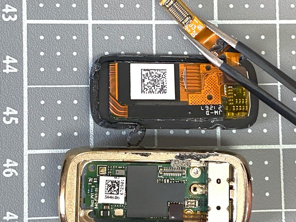 Fitbit Luxe Teardown, Screen Removal: crwdns2935265:07crwdnd2935265:02crwdnd2935265:02crwdne2935265:0