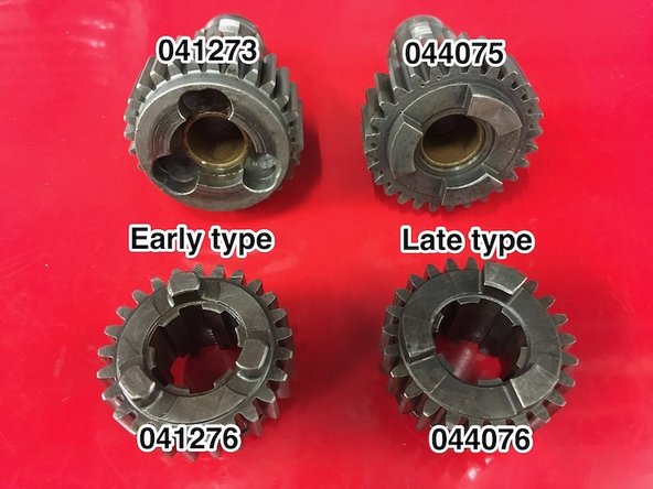 AJS/Matchless Lightweight Gearbox Overhaul, Inspect the gears (2): crwdns2935265:021crwdnd2935265:03crwdnd2935265:03crwdne2935265:0