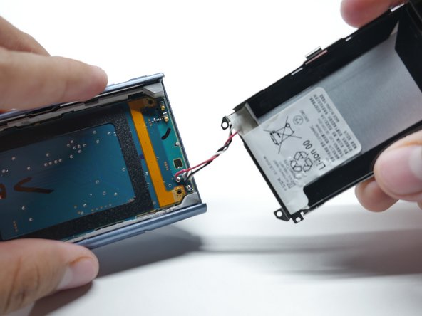 Sony Walkman A-45 Battery Replacement, Remove the Battery: crwdns2935265:07crwdnd2935265:03crwdnd2935265:03crwdne2935265:0