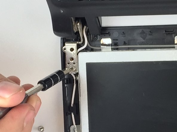 Samsung NP-N102S-B05PH Display Replacement: crwdns2935265:03crwdnd2935265:03crwdnd2935265:03crwdne2935265:0