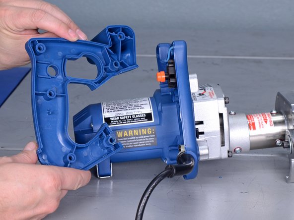 Crain Jamb Saw 775 2014 Switch Replacement, Remove the saw housing: crwdns2935265:03crwdnd2935265:02crwdnd2935265:02crwdne2935265:0