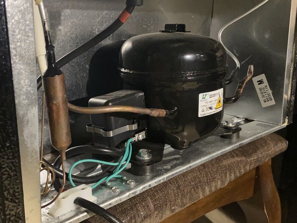 Igloo Mini Fridge IRF32BK Compressor Relay Replacement: crwdns2935265:03crwdnd2935265:02crwdnd2935265:02crwdne2935265:0