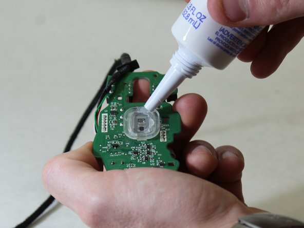 Repairing Rattling Sensor in Logitech G303 Computer Mouse: passo 6, immagine 2 di 2
