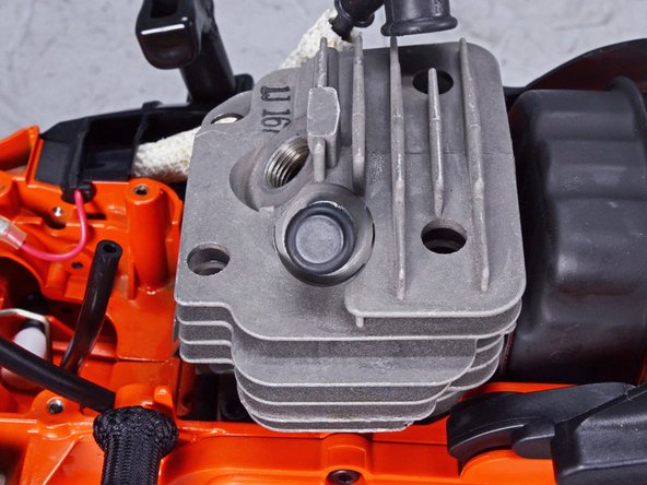 Echo Chain Saw CS4910 2020 Piston Assembly Replacement, Loosen the decompression valve assembly: crwdns2935265:029crwdnd2935265:02crwdnd2935265:02crwdne2935265:0