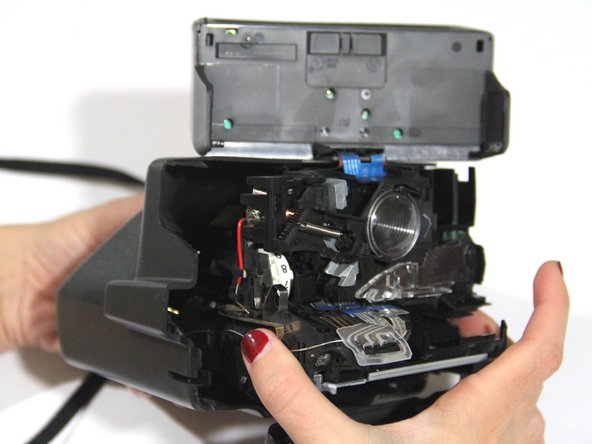 Polaroid Onestep Close Up Rear Viewfinder Replacement, Core Assembly Removal: crwdns2935265:04crwdnd2935265:02crwdnd2935265:03crwdne2935265:0