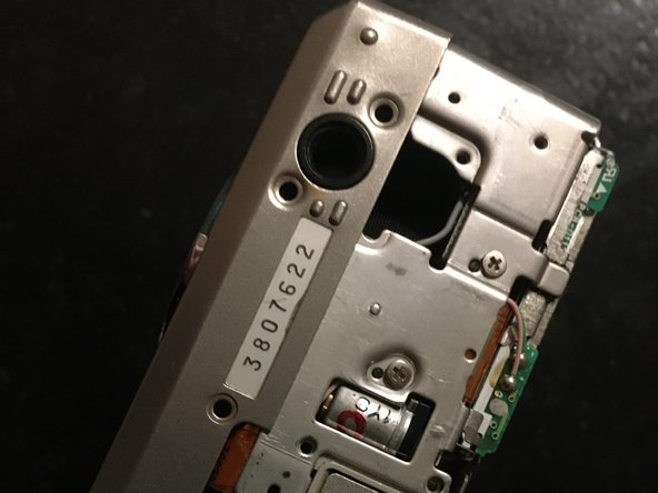 PENTAX OPTIO 330 Internal Battery replacement, Front cover remove: crwdns2935265:06crwdnd2935265:02crwdnd2935265:03crwdne2935265:0