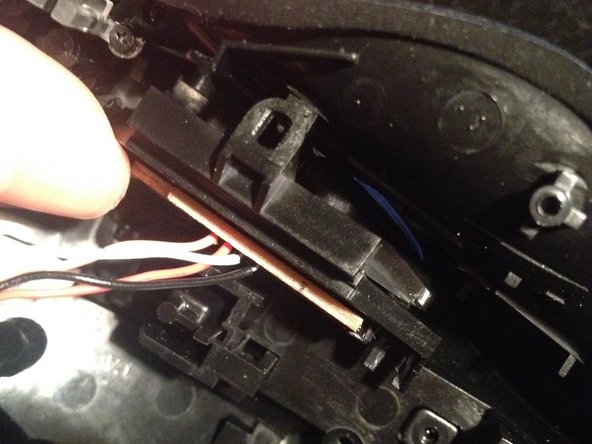 Disassembling Mouse Buttons for Logitech Wireless Gaming Mouse G700: crwdns2935265:09crwdnd2935265:03crwdnd2935265:03crwdne2935265:0